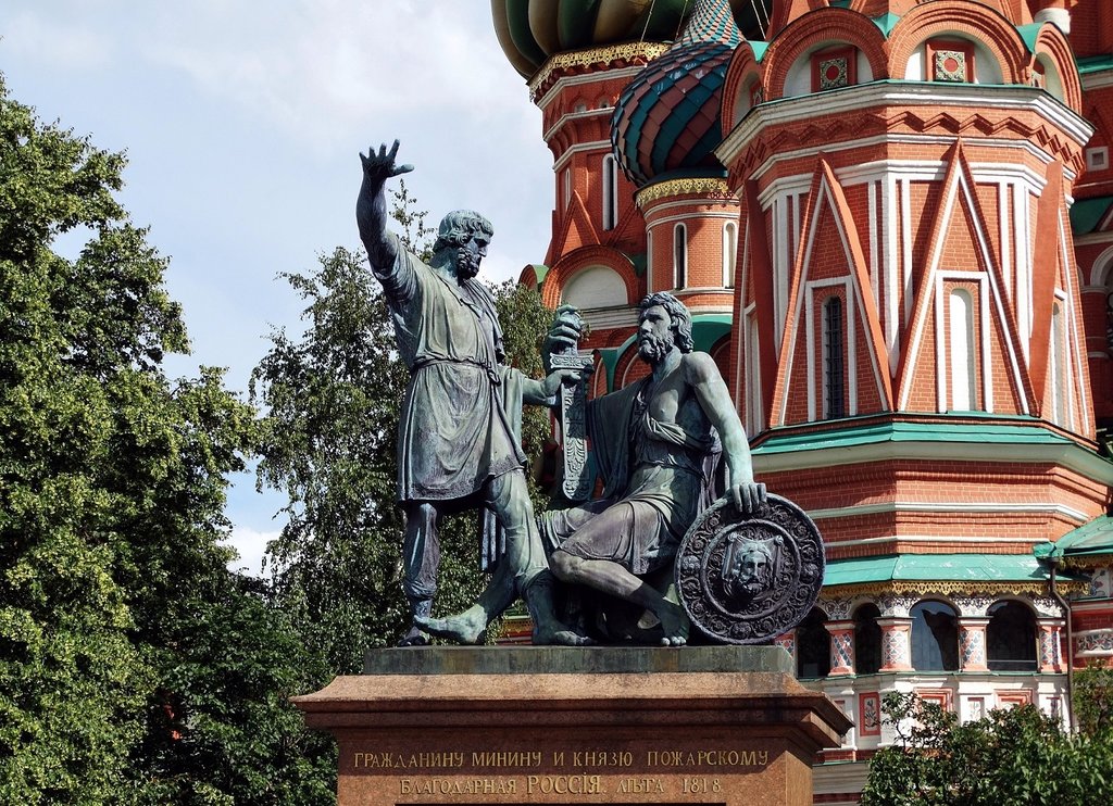 Памятник кузьме минину и дмитрию пожарскому фото