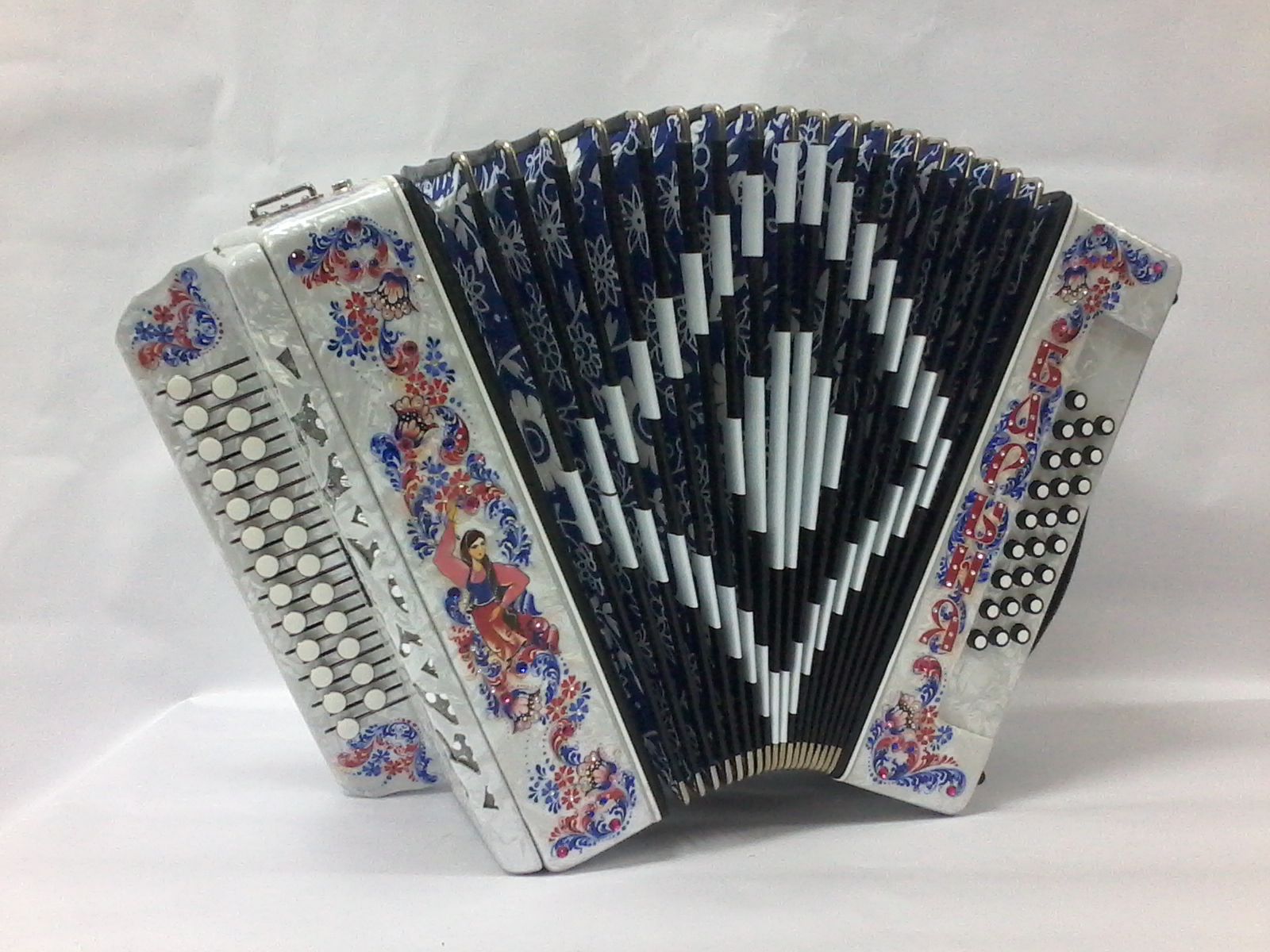 Тульская гармонь 301м. Тульская гармонь. Гармонь 27х25. Белая гармошка. Диатонический кнопочный аккордеон.